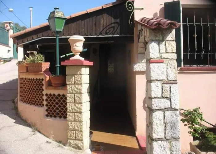 Maison Traditionnelle Sur Les Collines Nicoises